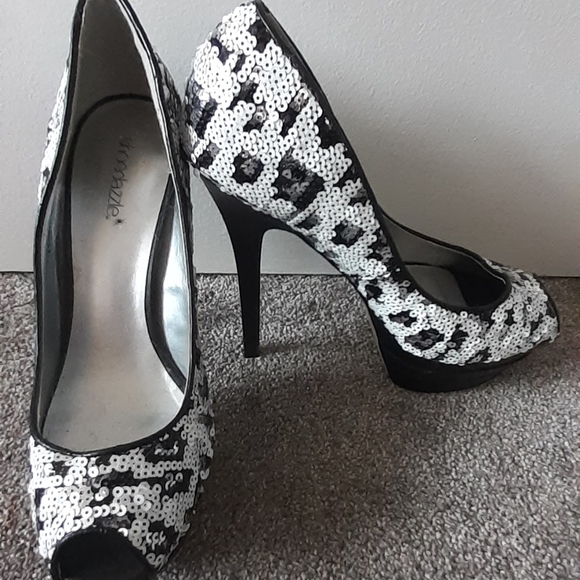 Shoes - Picture 1 of 1